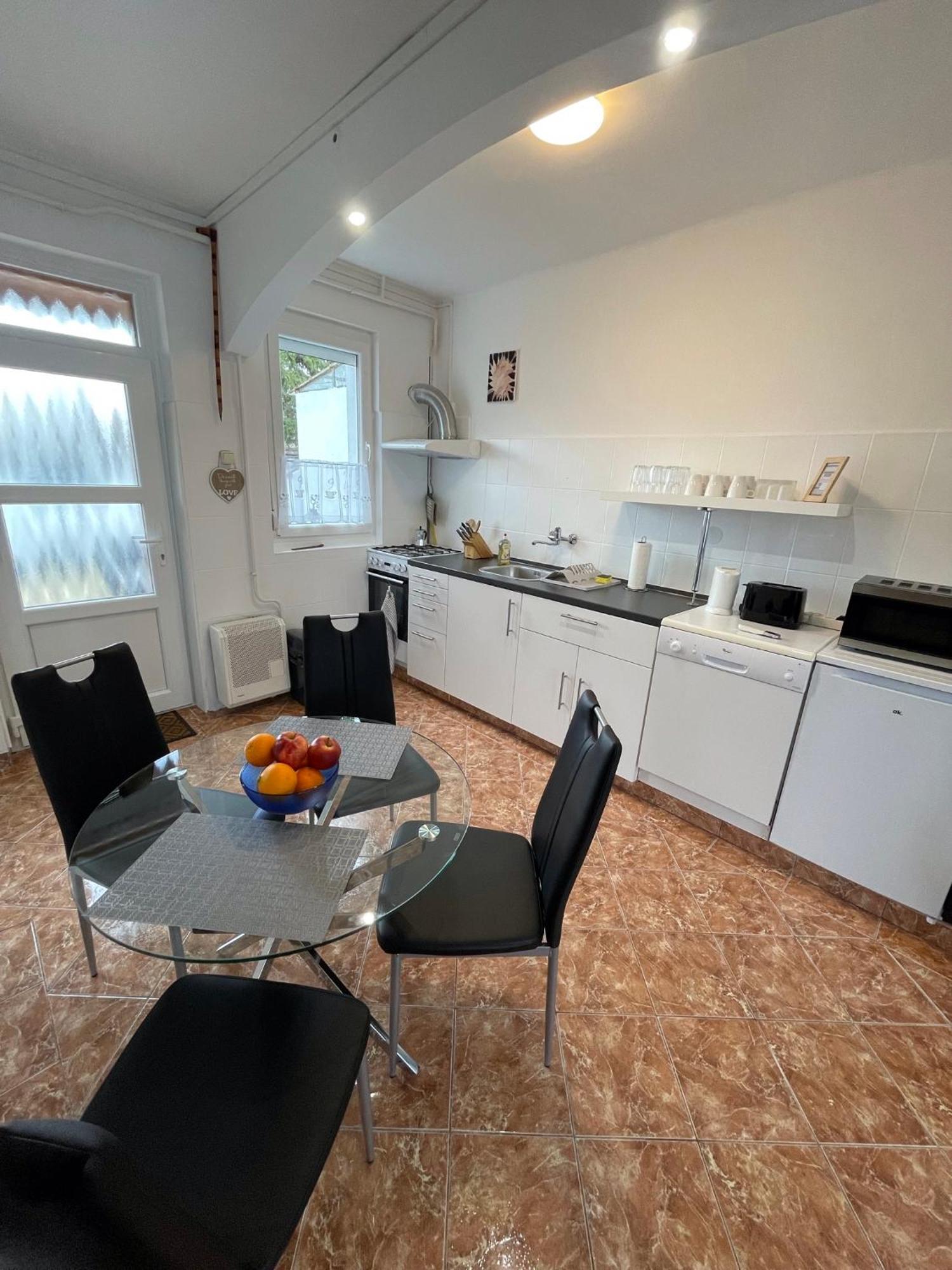 Var-Lak Apartman Balatonfůzfő 外观 照片